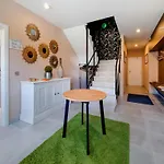 Charming Rural Retreat Ferienhaus *