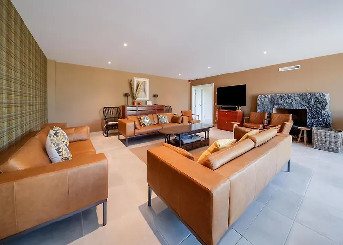 Charming Rural Retreat Bourseigne-Neuve